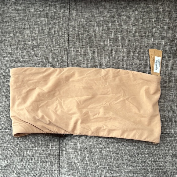 Skims Bandeau Bra - Picture 12 of 13